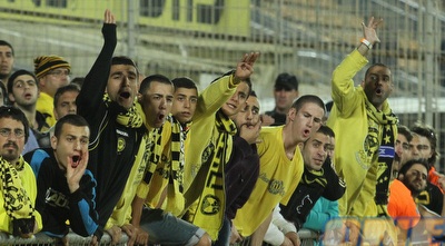 אוהדי נתניה כועסים. למצולמים אין קשר לאירוע (עמית מצפה)