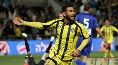 אלירן עטר חוגג. &qout;מקווה שהוא יצליח&qout; (יוסי ציפקיס)