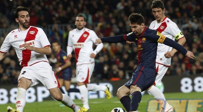 שחקני ראיו מתקשים לעצור את מסי (רויטרס)