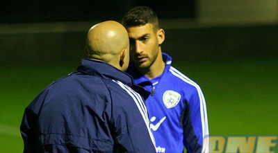 עטר ואבוקסיס בשיחה צפופה (משה חרמון)