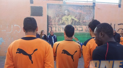 שחקני בני יהודה במהלך הטקס