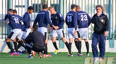 ראובן עטר באימון הבכורה (משה חרמון) ראובן עטר באימון הבכורה (משה חרמון)