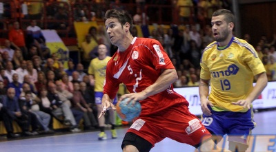 אבישי סמולר בדרך לעוד שער. לא הספיק לו (חגי ניזרי) אבישי סמולר בדרך לעוד שער. לא הספיק לו (חגי ניזרי)