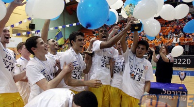 שחקני מכבי ת&qout;א (עודד קרני, איגוד הכדורסל) שחקני מכבי ת&qout;א (עודד קרני, איגוד הכדורסל)