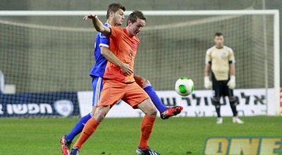 גוטליב לוחץ את דה יונג (יוסי ציפקיס)