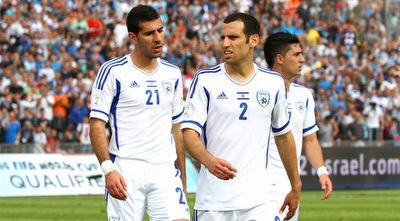 כיאל עם שפונגין וטיבי. &qout;כדורגל בנוי על טעויות (שי לוי)