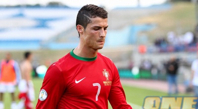 כריסטיאנו רונאלדו עם הספונסר. ממשיך לגלגל (שי לוי)