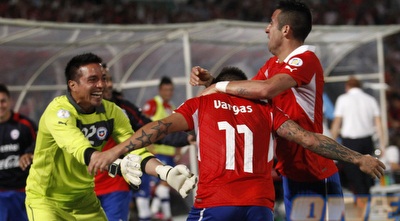 אדוארדו ורגאס חוגג את שער היתרון (רויטרס)