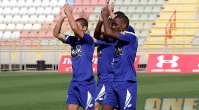 שחקני מכבי פ&qout;ת. יחגגו את החזרה לליגת העל? (יניב גונן) שחקני מכבי פ&qout;ת. יחגגו את החזרה לליגת העל? (יניב גונן)