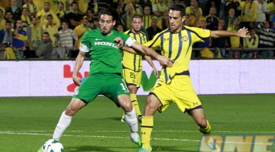 זהבי נאבק עם גולסה (יוסי ציפקיס) זהבי נאבק עם גולסה (יוסי ציפקיס)