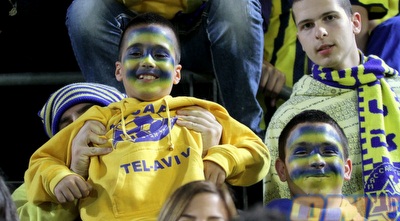 אוהדי מכבי ת&qout;א. האליפות בדרך (יניב גונן)