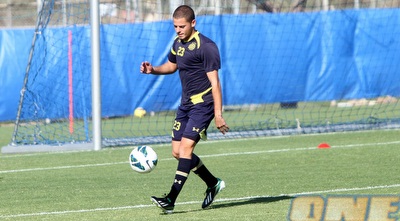 מושיקו לוגסי (חגי ניזרי) מושיקו לוגסי (חגי ניזרי)