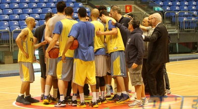 שחקני מכבי ת&qout;א מתכוננים לברצלונה (חגי ניזרי) שחקני מכבי ת&qout;א מתכוננים לברצלונה (חגי ניזרי)