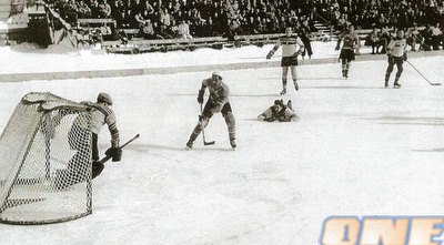 יירקה טאוסיג אחרי שעבר להוקי קרח (אתר בית טרזין) (ONE)