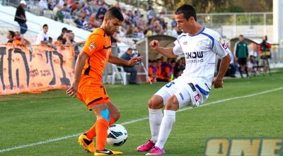 עוז ראלי מנסה לעבור את הוגו לופס (שי לוי) עוז ראלי מנסה לעבור את הוגו לופס (שי לוי)