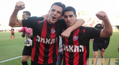 אבוקרט וניקוליץ´ חוגגים. הקשר יעבור למכבי חיפה? (עמית מצפה)