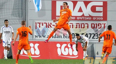 ננאד מרינקוביץ´ חוגג אחרי השער שלו (שי לוי) ננאד מרינקוביץ´ חוגג אחרי השער שלו (שי לוי)