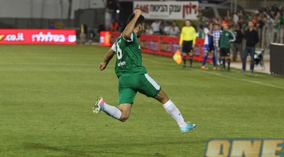 עזרא חוגג שוויון (עמית מצפה)