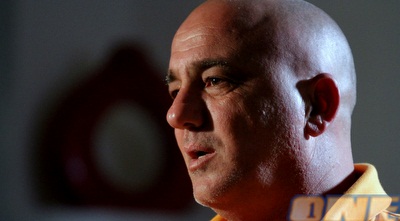 יגאל ממן. &qout;איבדתי את אהבת חיי, מכבי פ&qout;ת&qout; (יניב גונן)