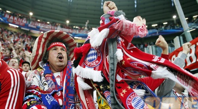 אוהד ססגוני של באיירן מינכן (רויטרס)