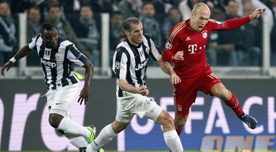 אסמואה וקייליני מנסים להפריע לרובן (רויטרס)