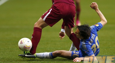 נאבק על הכדור. התשוקה עוד קיימת (רויטרס)