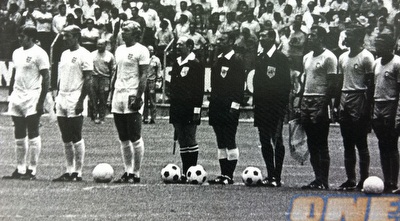 קליין עם נבחרות אנגליה וברזיל (ONE)