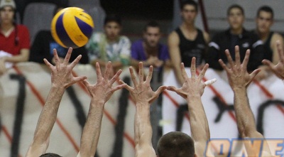 שחקני מכבי ת&qout;א חוסמים (עמית מצפה) שחקני מכבי ת&qout;א חוסמים (עמית מצפה)