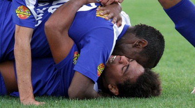 גררו חוגג עם פרדה (יניב גונן) גררו חוגג עם פרדה (יניב גונן)