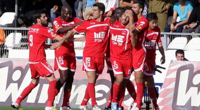 שחקני רעננה חוגגים (יניב גונן) שחקני רעננה חוגגים (יניב גונן)