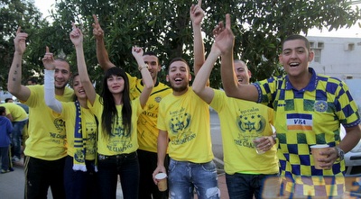 אוהדי מכבי ת&qout;א כבר החלו בחגיגות (יניב גונן) אוהדי מכבי ת&qout;א כבר החלו בחגיגות (יניב גונן)