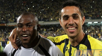 ערן זהבי עם וינסנט אניימה. אליפות גם בצהוב (חגי ניזרי)