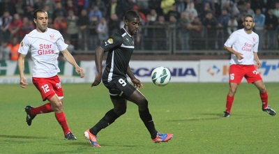 דוד מנגה לפני בסאם גנאים (עמית מצפה)