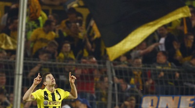 לבנדובסקי מודה ליושב במרומים (רויטרס) לבנדובסקי מודה ליושב במרומים (רויטרס)