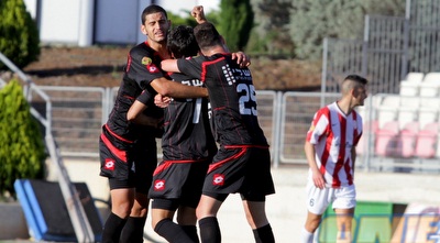 צ´ם ממאדו חוגג עם חבריו (יניב גונן)