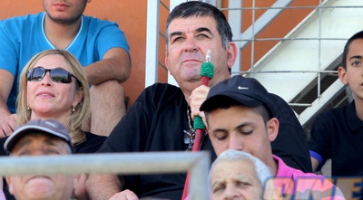 נרגילה ביציע (יניב גונן)