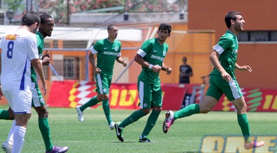 ריאן חוגג (יניב גונן)