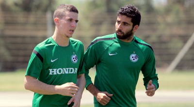 חן עזרא ועידן ורד. הראשון ערך אימון מלא וישחק (יניב גונן) חן עזרא ועידן ורד. הראשון ערך אימון מלא וישחק (יניב גונן)