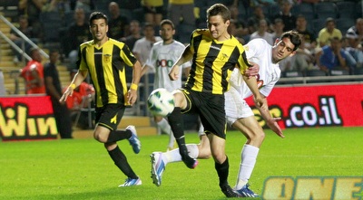 דומיניק גלאבינה. רק נכנס, כמעט כבש (יוסי ציפקיס)