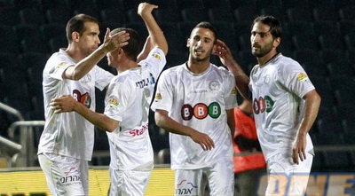 שחקני נתניה חוגגים (יוסי ציפקיס)