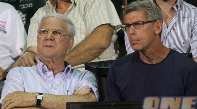 גולדהאר ושחר ביציע (עמית מצפה)