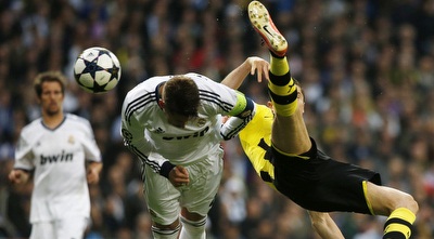 רוברט לבנדובסקי וסרחיו ראמוס (רויטרס)