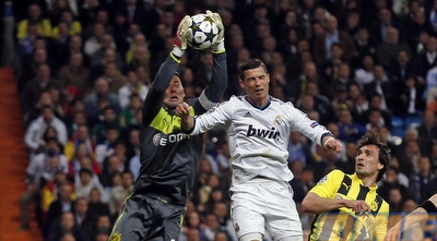 רומן ויידנפלר לפני כריסטיאנו רונאלדו (רויטרס)