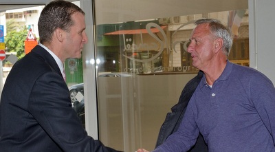 יוהאן קרויף ואיתי אליעז (ישראל הדרי) (ONE)