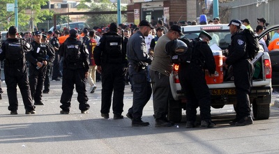 שוטרים בפעולה. תקרית מבית (חגי ניזרי) שוטרים בפעולה. תקרית מבית (חגי ניזרי)