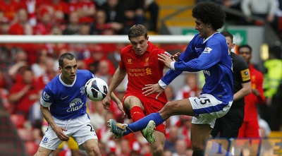 הנדרסון ופלאייני בעימות ישיר (רויטרס)