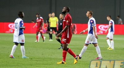 שחקני הקבוצות לאחר סיום 90 הדקות (עמית מצפה)