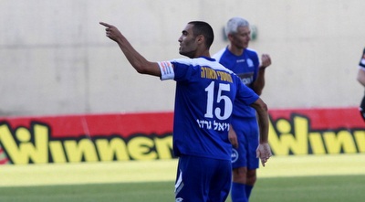 עומר גולן. צמד במשחק החגיגות (יוסי ציפקיס)