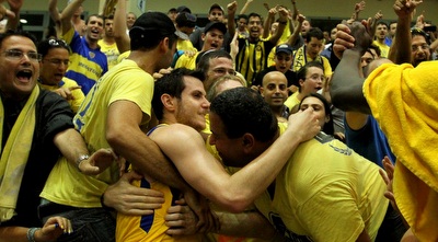 אוהדים עם פניני (שי לוי)