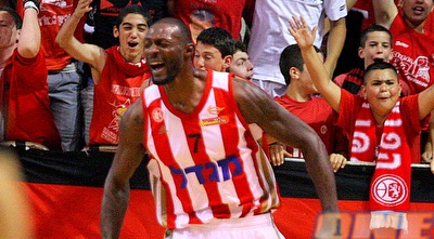 פלס. ליד פארקר ודאנקן? (משה חרמון) פלס. ליד פארקר ודאנקן? (משה חרמון)